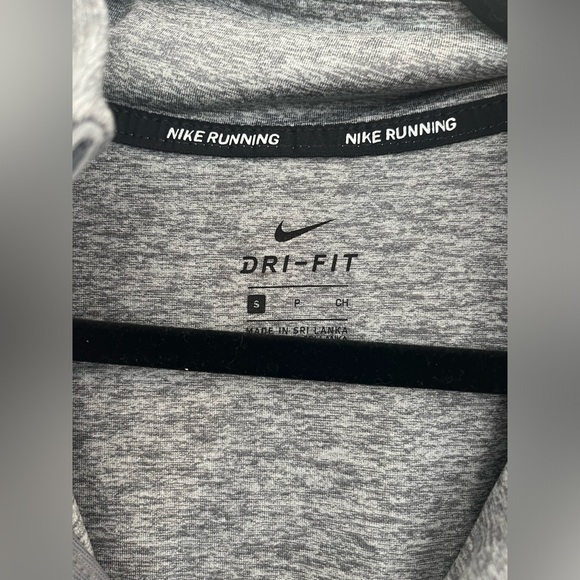 Nike women’s element zip running top, gray color, size small - Picture 3 of 11